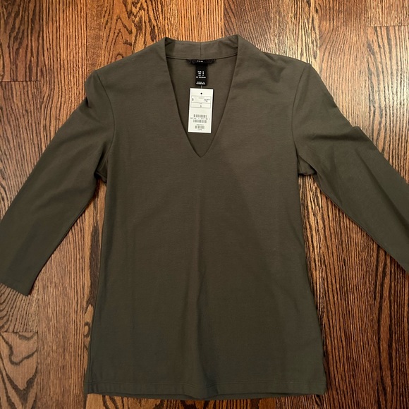 H&M Army Green Women’s Top NWT - Picture 1 of 2